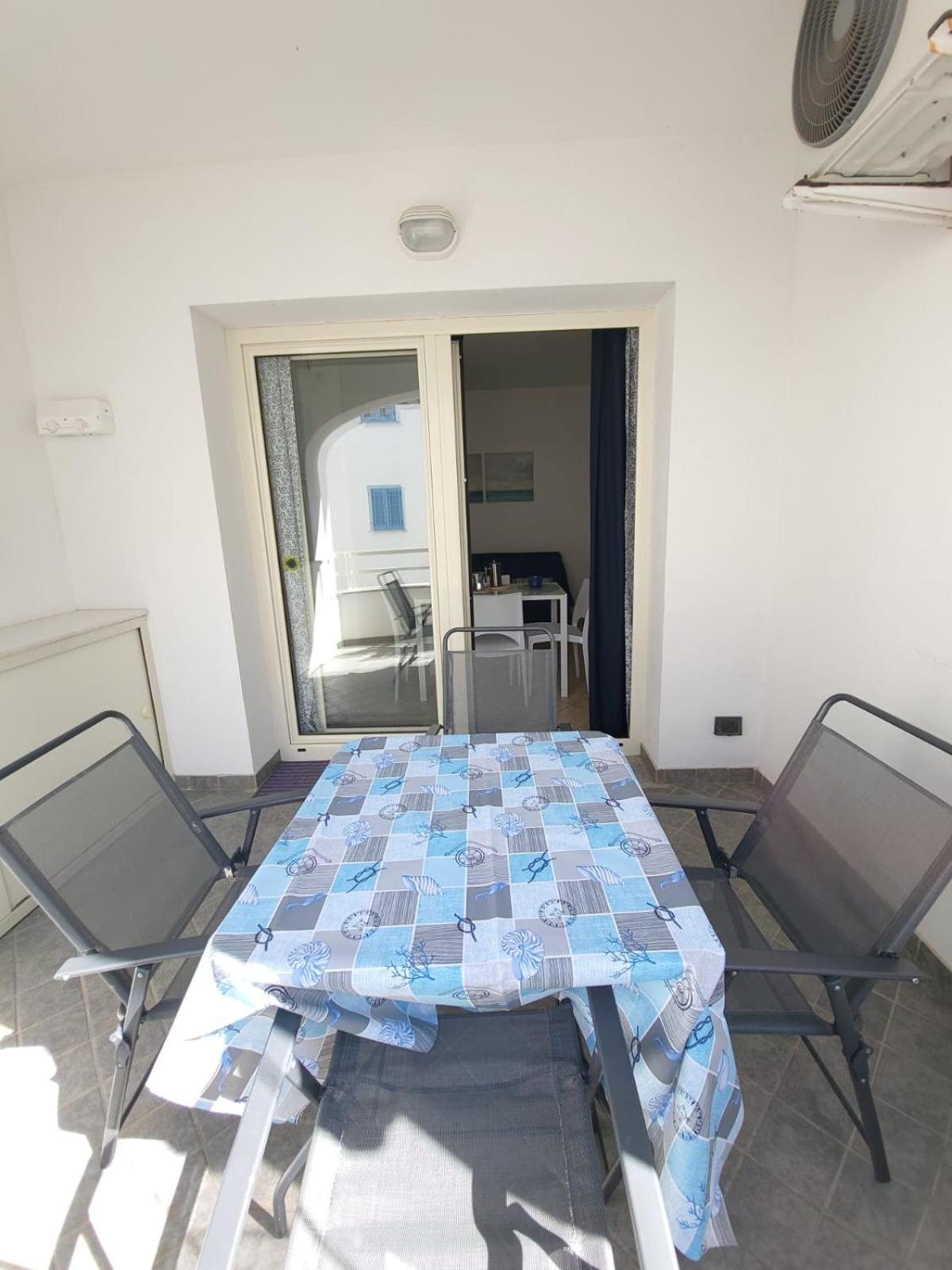 Le Residenze Blu Sardinia Aparthotel La Caletta Esterno foto